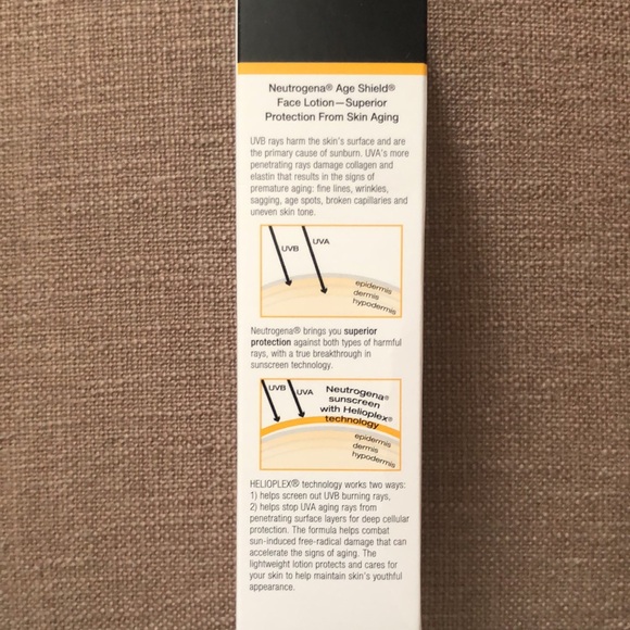 Neutrogena AGE SHIELD FACE       Oil - Free SUNSCREEN SPF 70.        3.0 FL OZ - Picture 3 of 5